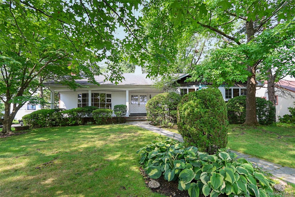 Photo of 245 Birch Drive #roslyn, Roslyn, NY 11576 (MLS # 905544)
