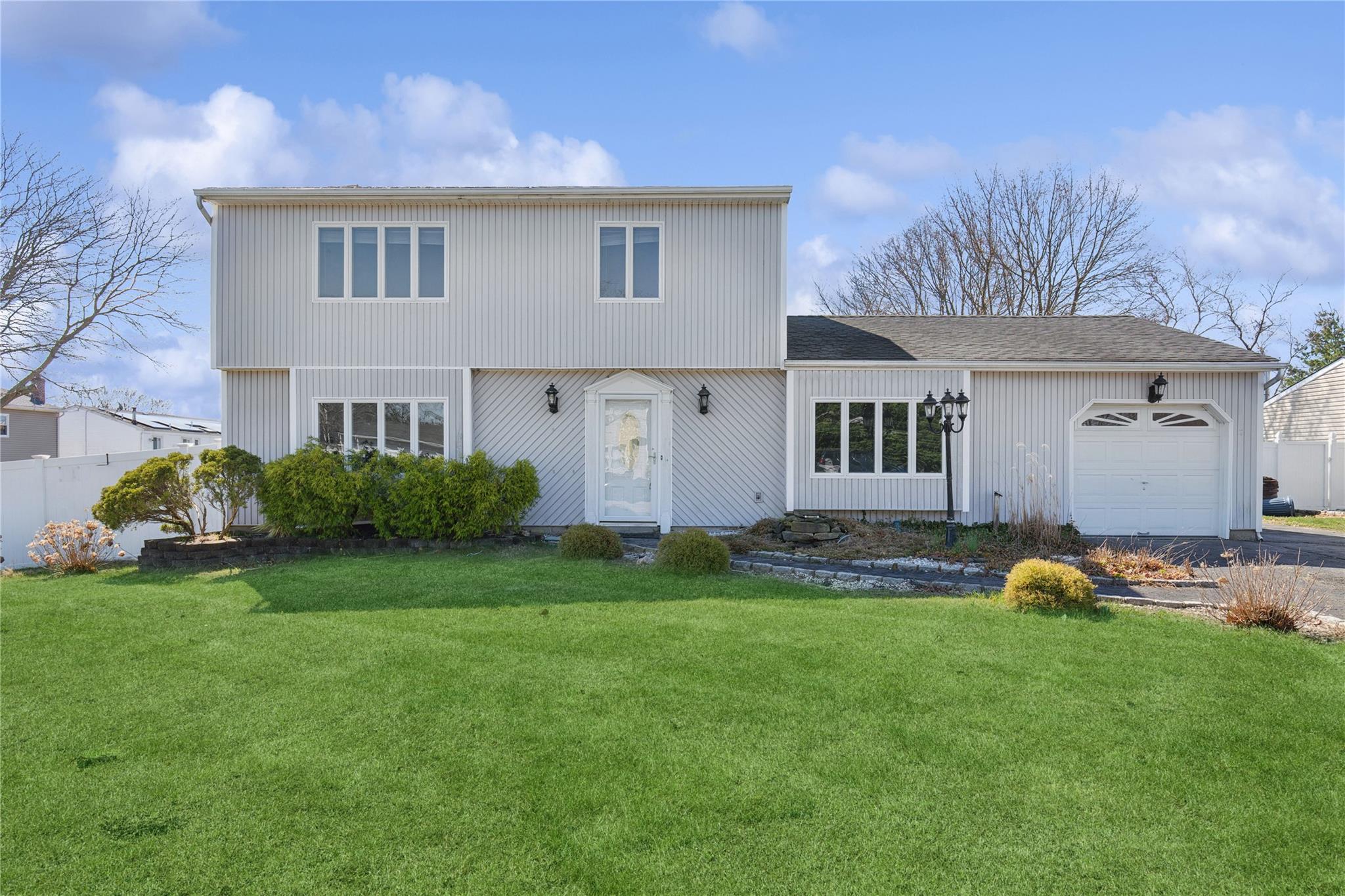 18 Sprat Street, Medford, New York image 1