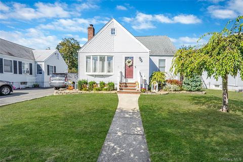 Photo of 17 Barnstable Road, East Rockaway, NY 11518 (MLS # 920488)