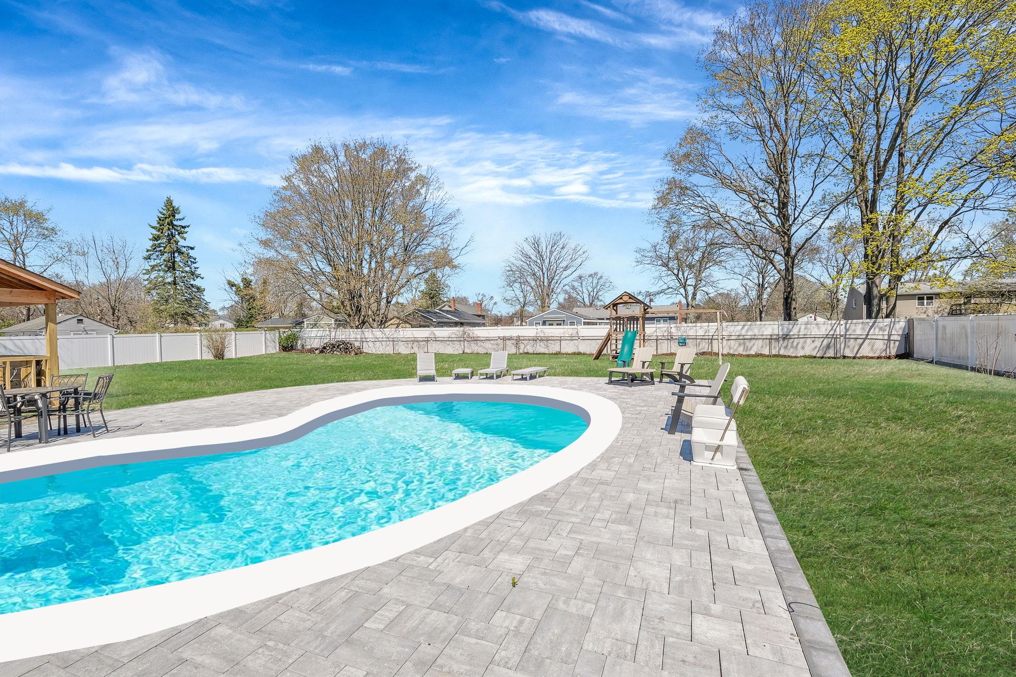181 Beaverdam Road, Islip, New York image 33