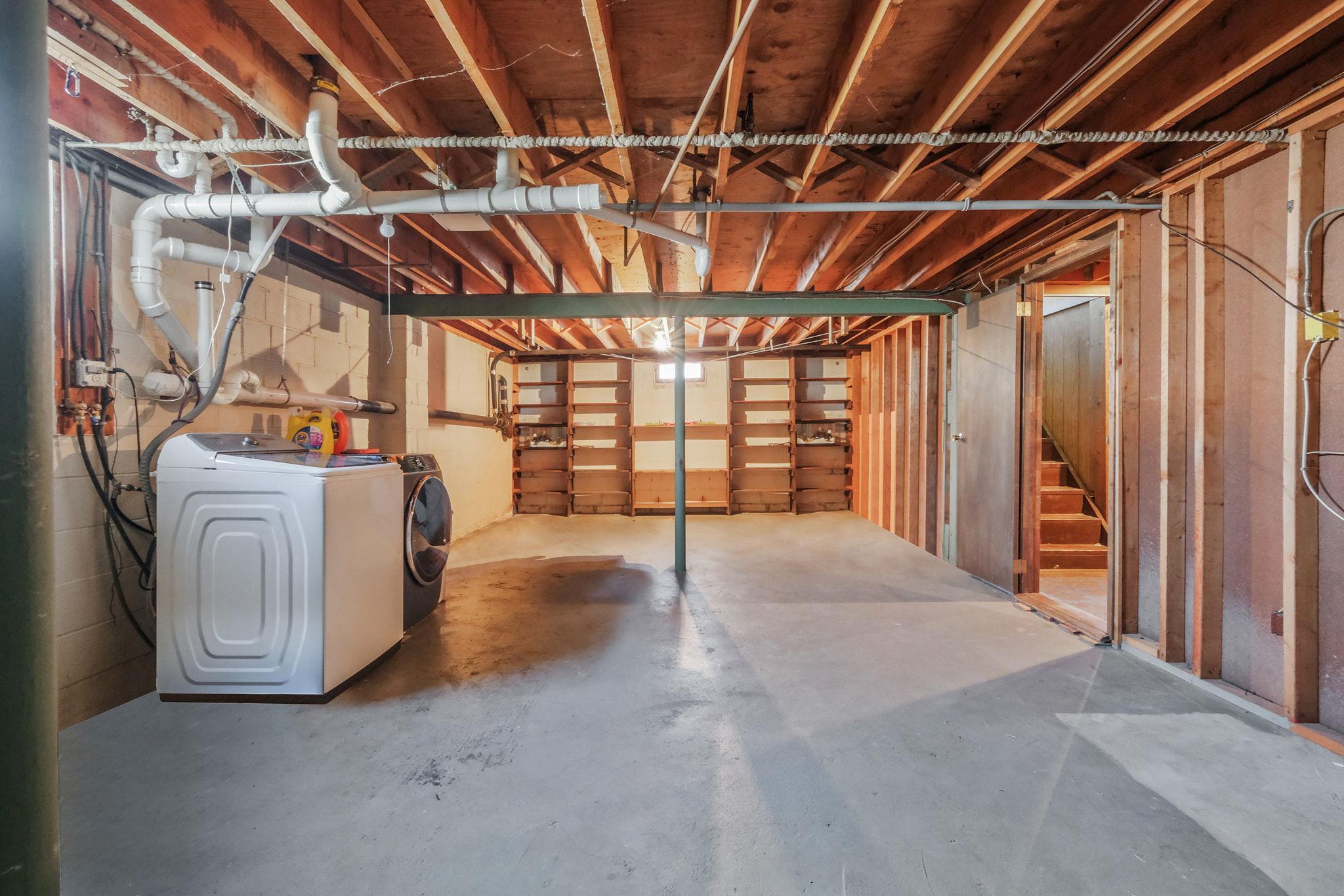 181 Beaverdam Road, Islip, New York image 27