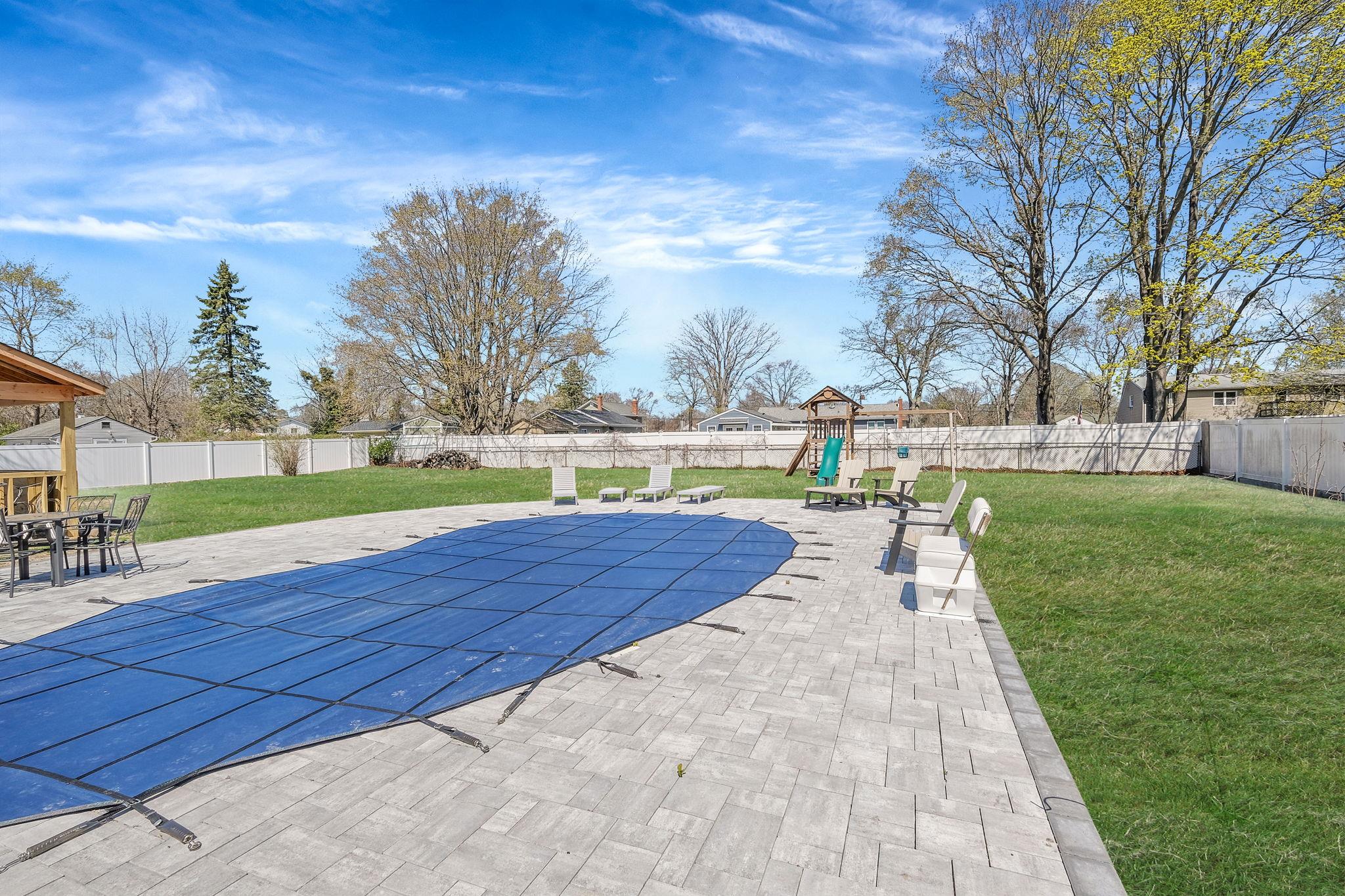 181 Beaverdam Road, Islip, New York image 32