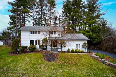 Homes For Sale - 42 Thornwood Drive<br/> Poughkeepsie, NY 12603