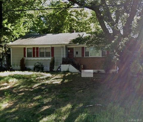 2 Ward Lane Spring Valley NY 10977