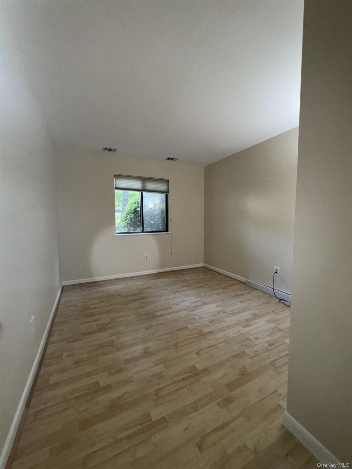 Poughkeepsie, New York 12603, United States, 2 Bedrooms Bedrooms, ,1 BathroomBathrooms,Residential,Active,189277