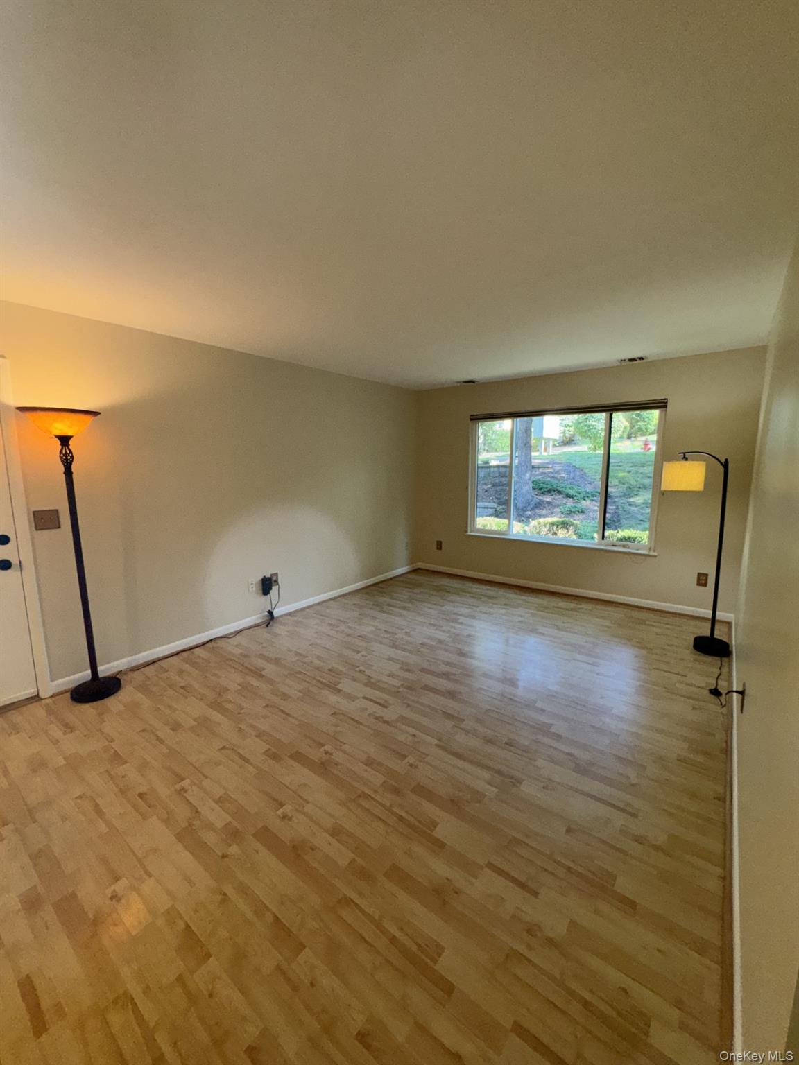 Poughkeepsie, New York 12603, United States, 2 Bedrooms Bedrooms, ,1 BathroomBathrooms,Residential,Active,189277