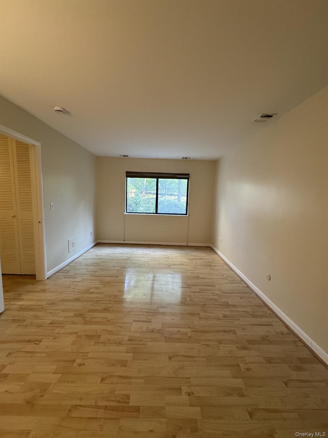 Poughkeepsie, New York 12603, United States, 2 Bedrooms Bedrooms, ,1 BathroomBathrooms,Residential,Active,189277