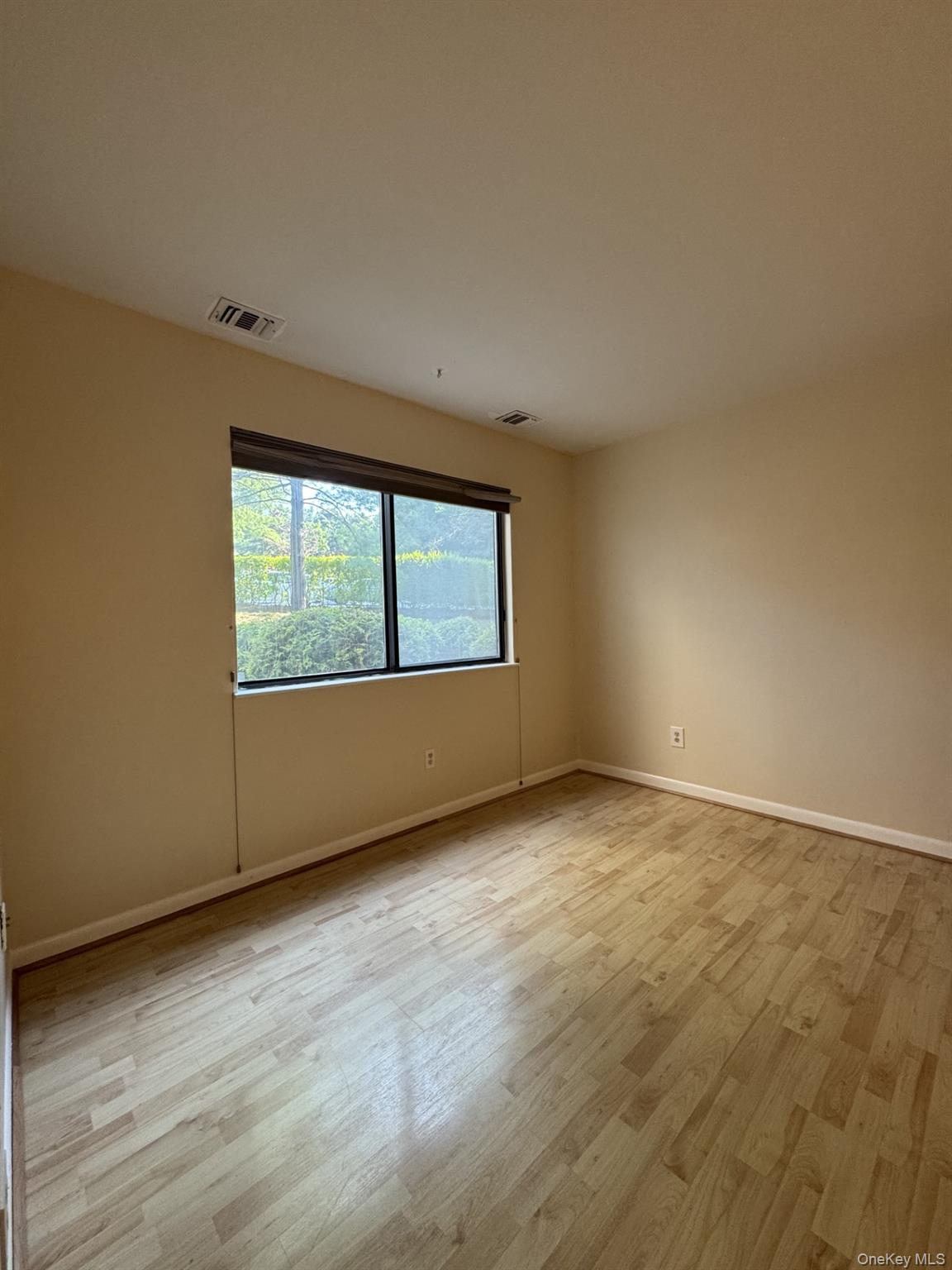 Poughkeepsie, New York 12603, United States, 2 Bedrooms Bedrooms, ,1 BathroomBathrooms,Residential,Active,189277