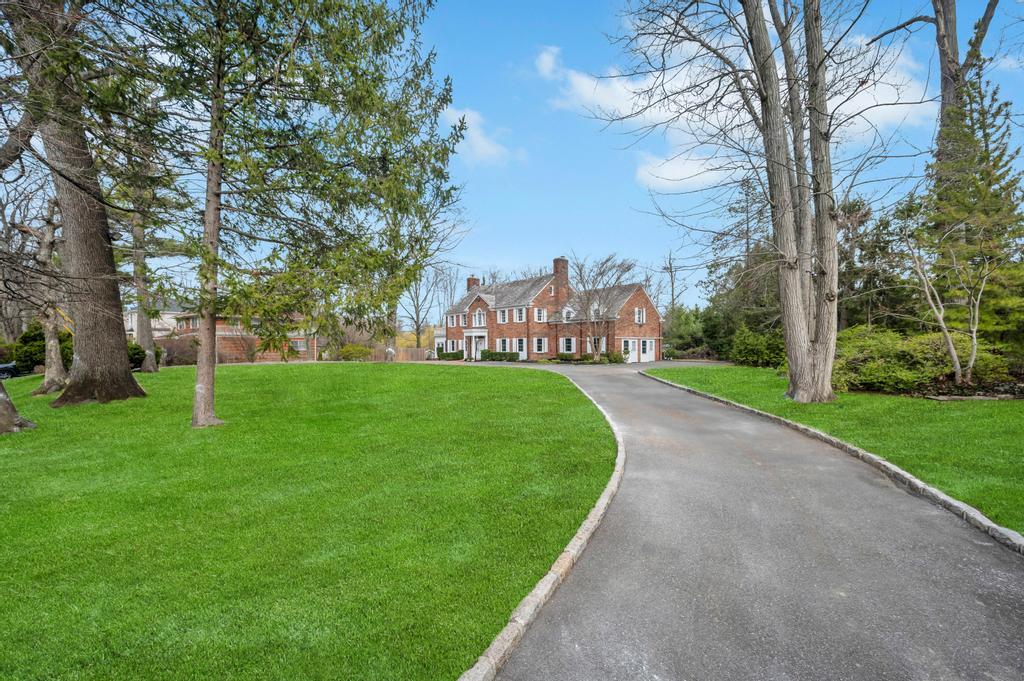 85 Station Road, Great Neck, New York image 35