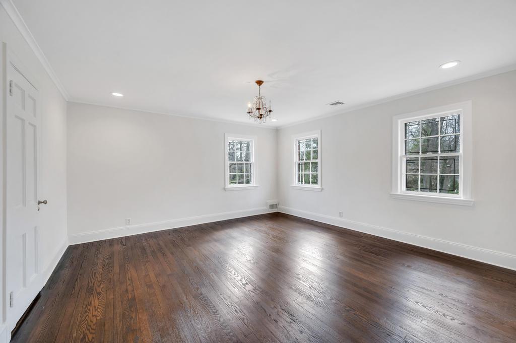 85 Station Road, Great Neck, New York image 21