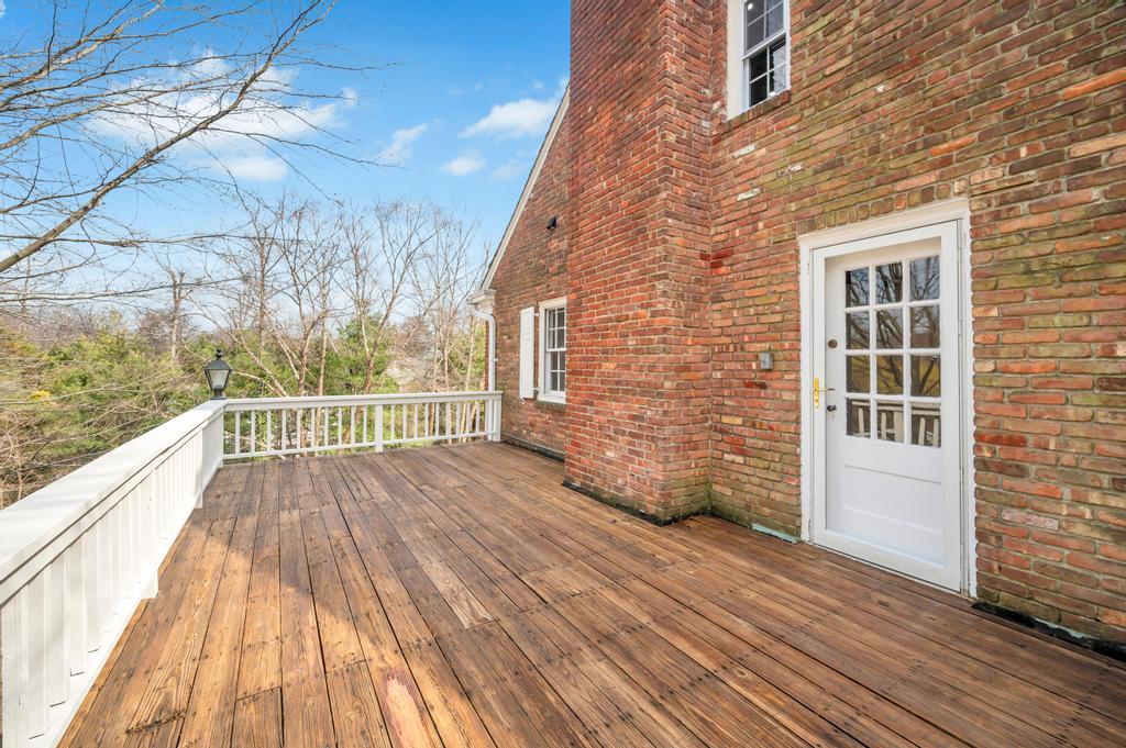 85 Station Road, Great Neck, New York image 19
