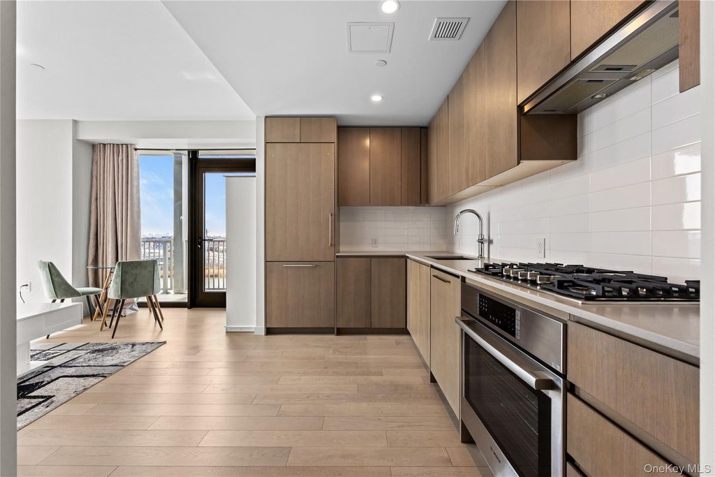 Photo of 131-02A 40th Road Rd #9H, Flushing, NY 11354 (MLS # 1003575)