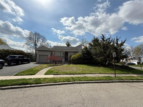 Photo of 1 Rose Lane, East Rockaway, NY 11518 (MLS # 989005)