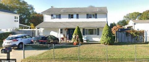 Photo of 3 Date Street, Central Islip, NY 11722 (MLS # 930765)