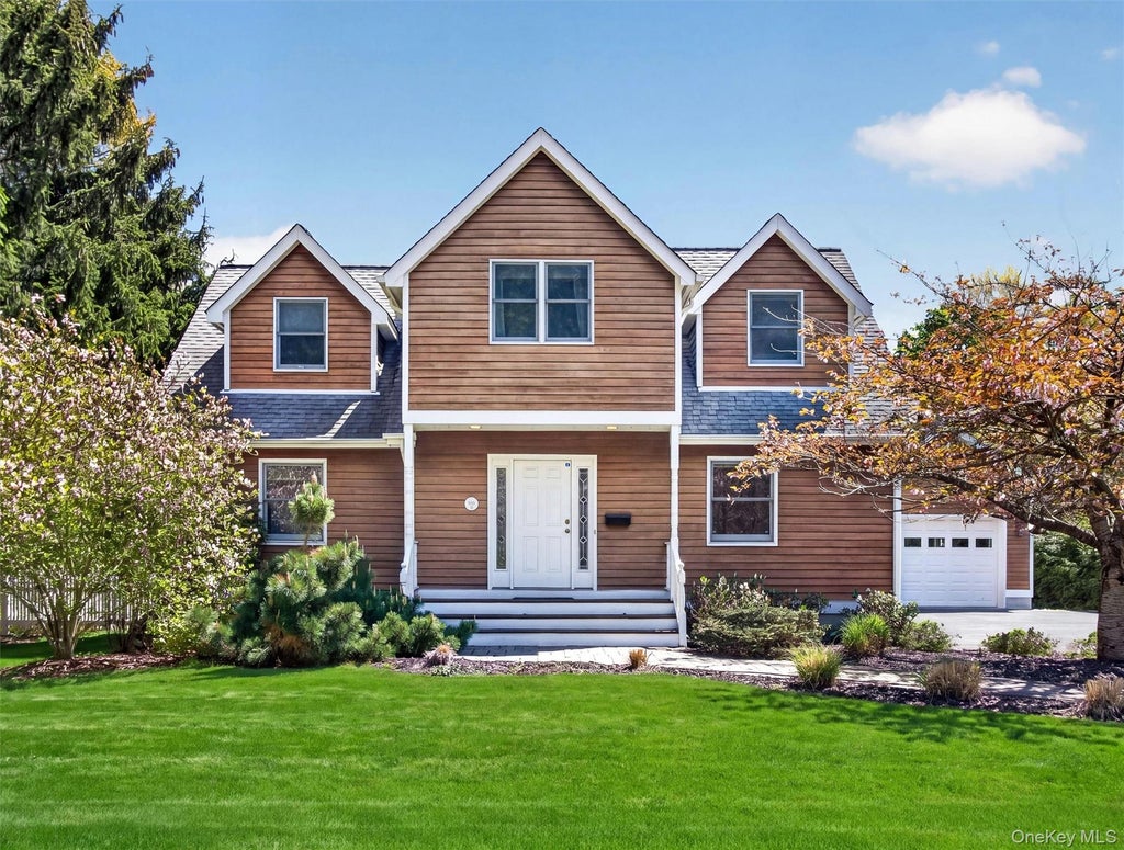 Photo of 407 N Midland Avenue, Nyack, NY 10960 (MLS # 1048422)