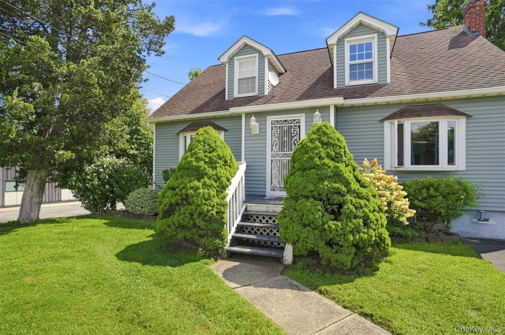 Photo of 638 Sergeant Palmateer Way, Wappingers Falls, NY 12590 (MLS # 1044235)