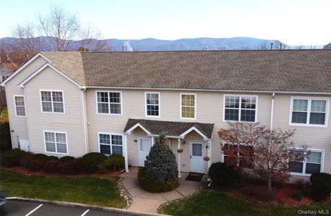 618 Crab Apple Lane New Windsor NY 12553