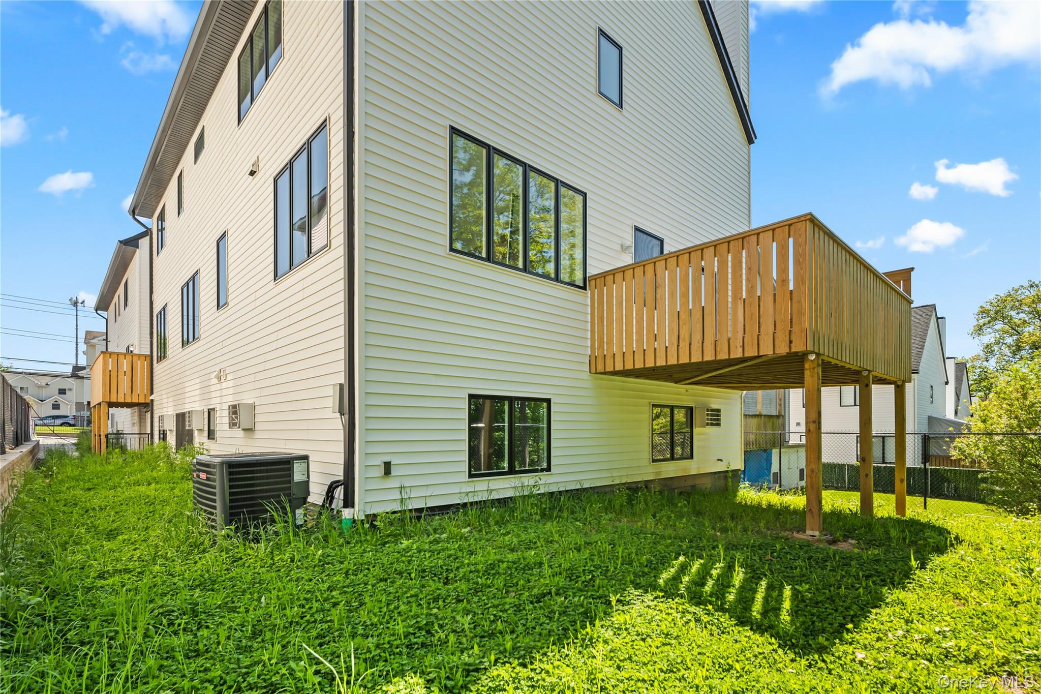 37 Ewing Avenue 201