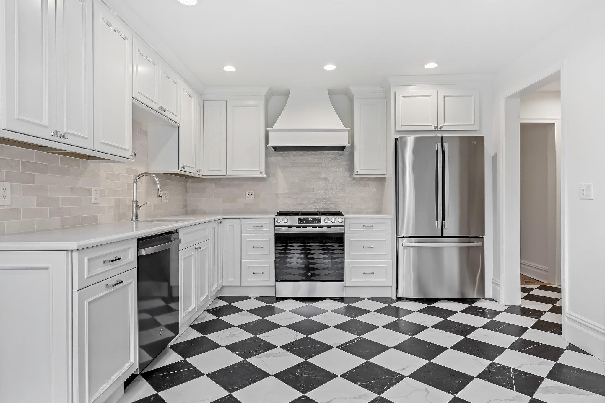 158 Loring Avenue, Pelham, New York image 15