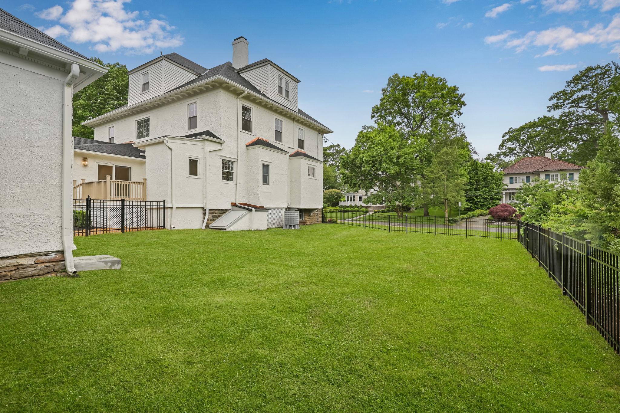 158 Loring Avenue, Pelham, New York image 35