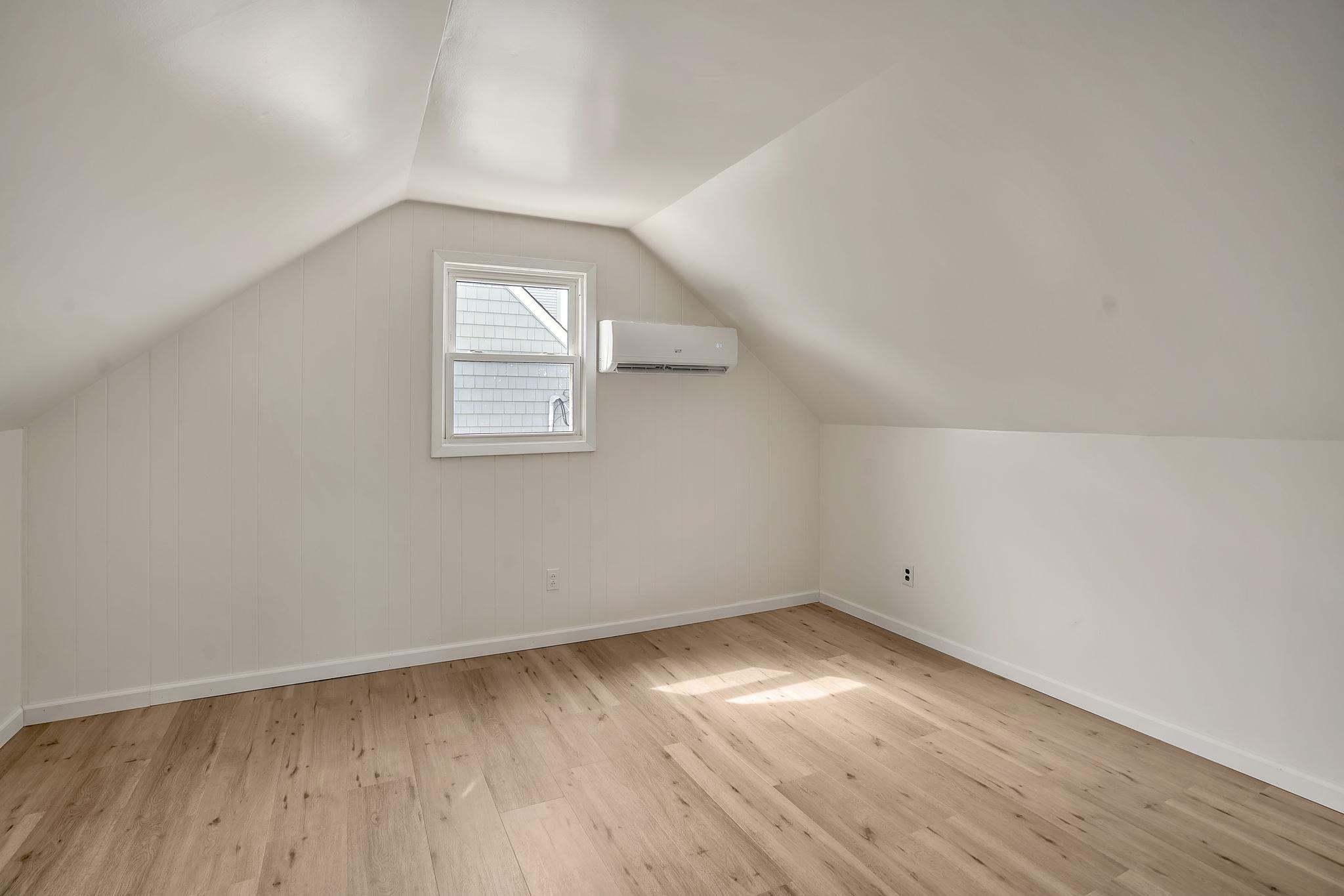 24 Roneck Court, Shirley, New York image 14