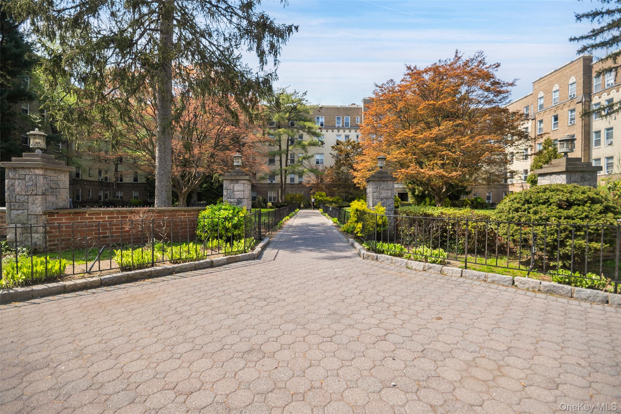 472 Gramatan Avenue Bldg 4 Unit 2U