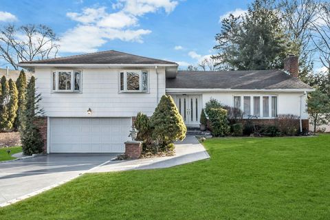 88 Knollwood Road Roslyn NY 11576