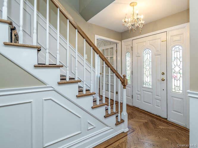 30 Knoll Lane