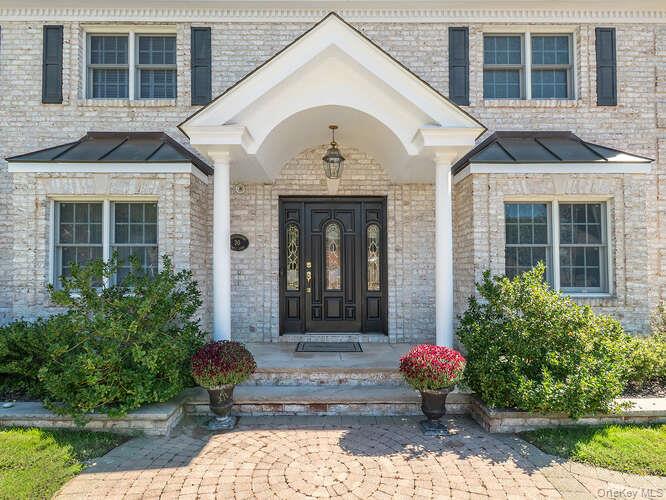 30 Knoll Lane