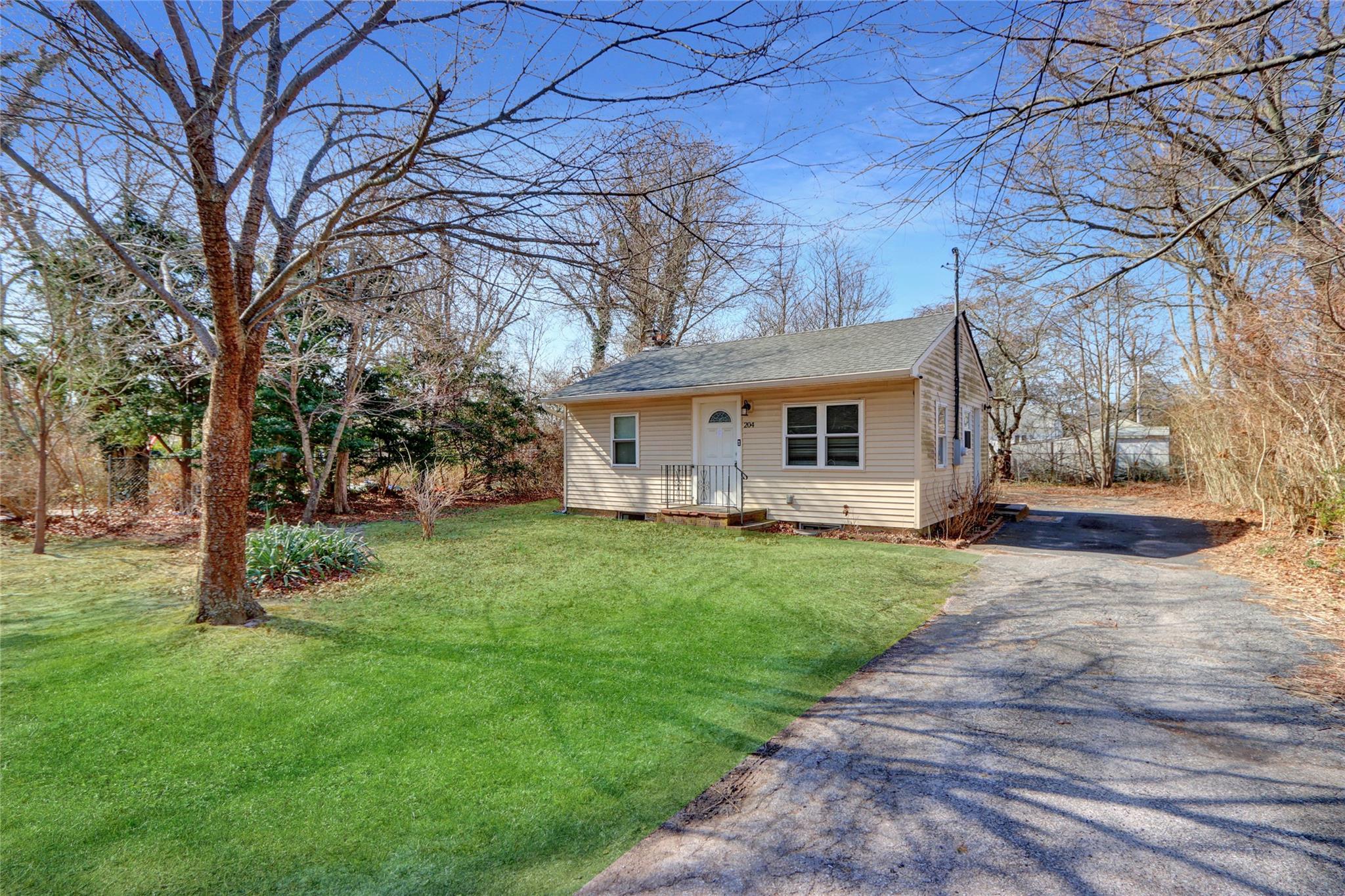 204 Mckinley Drive, Mastic Beach, New York image 1