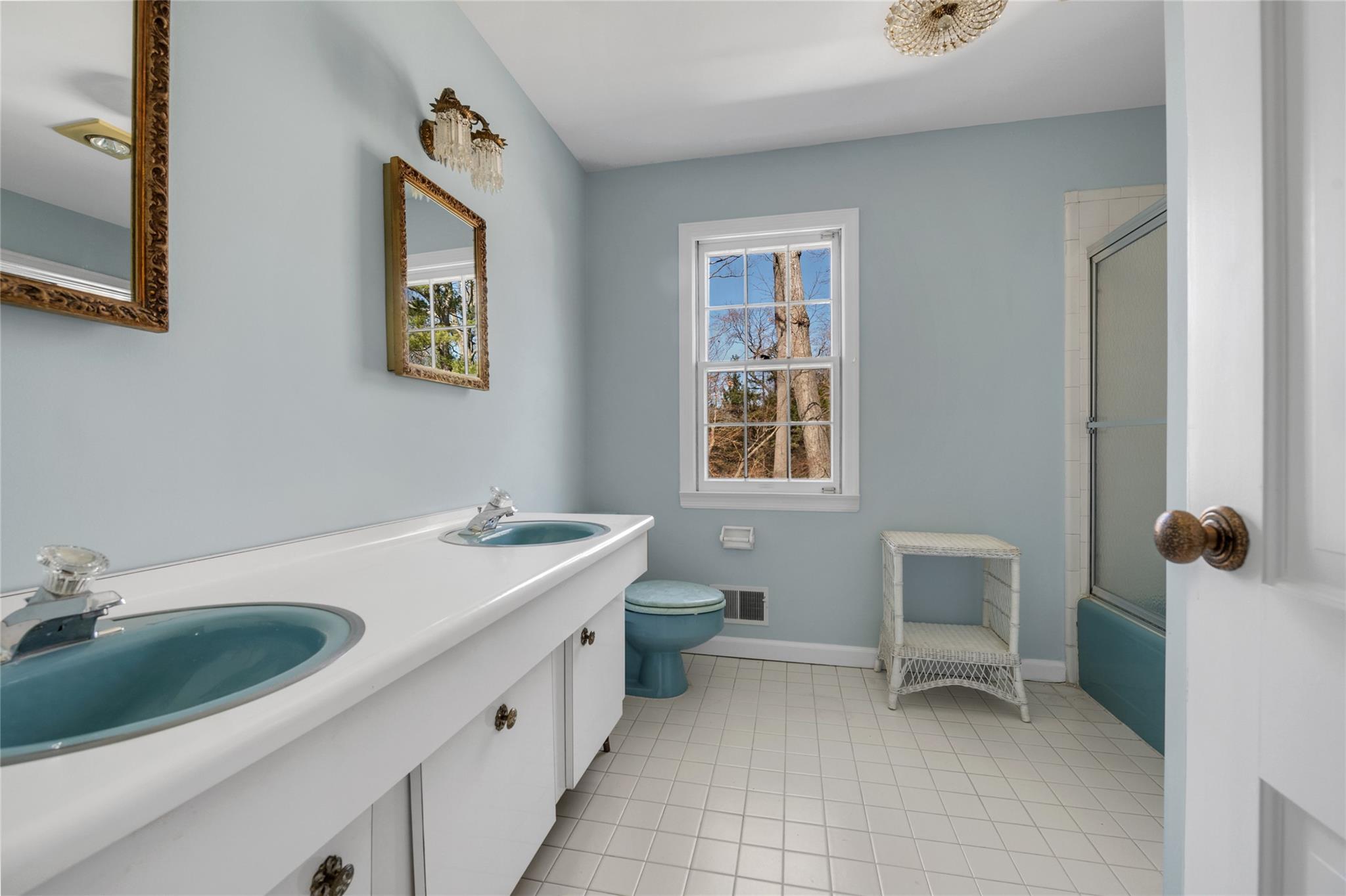 46 N Barkers Point Road, Port Washington, New York image 15