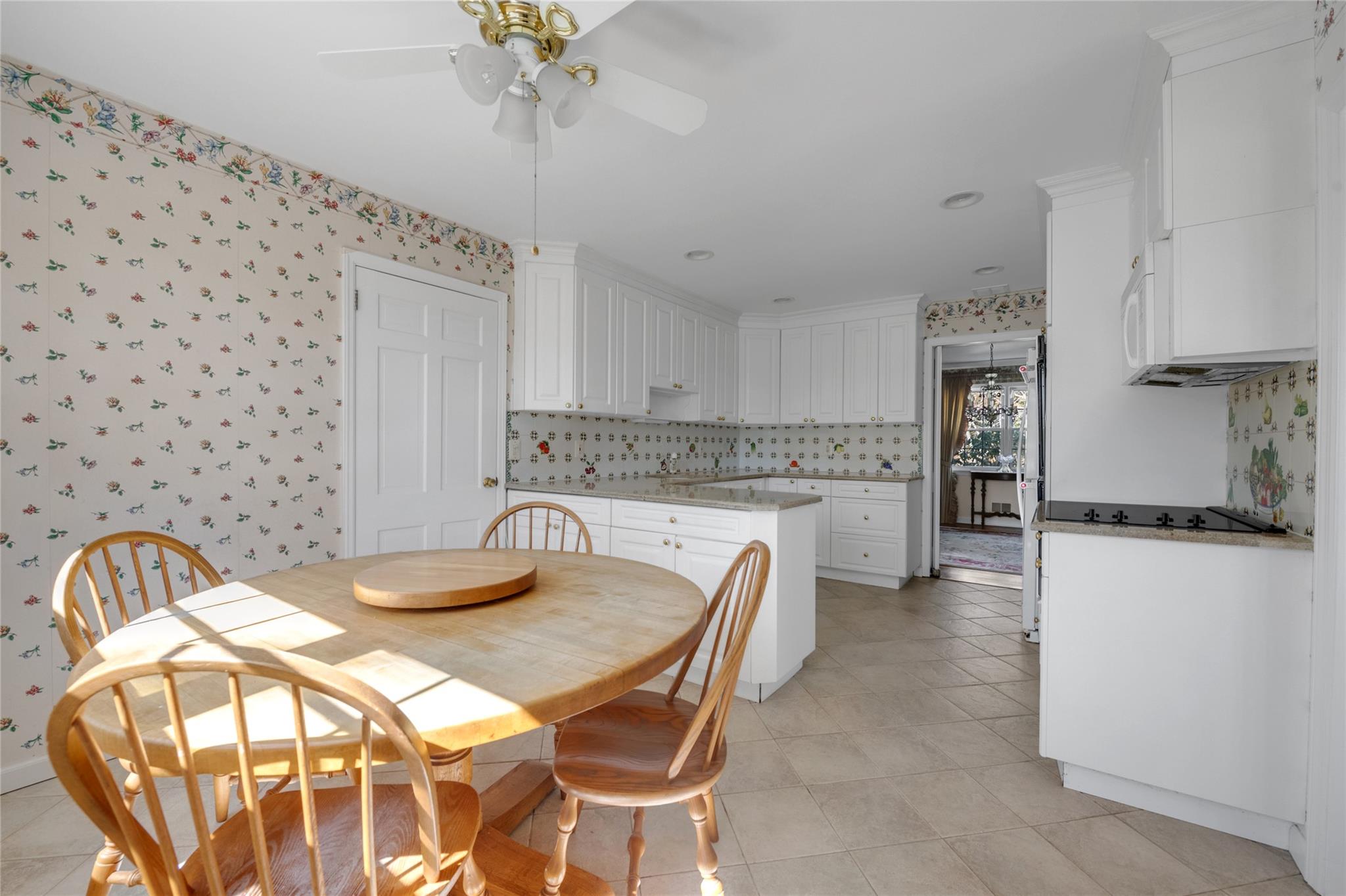 46 N Barkers Point Road, Port Washington, New York image 10
