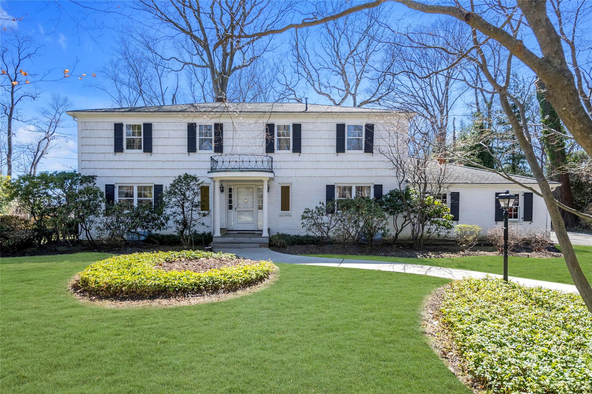 46 N Barkers Point Road, Port Washington, New York image 1