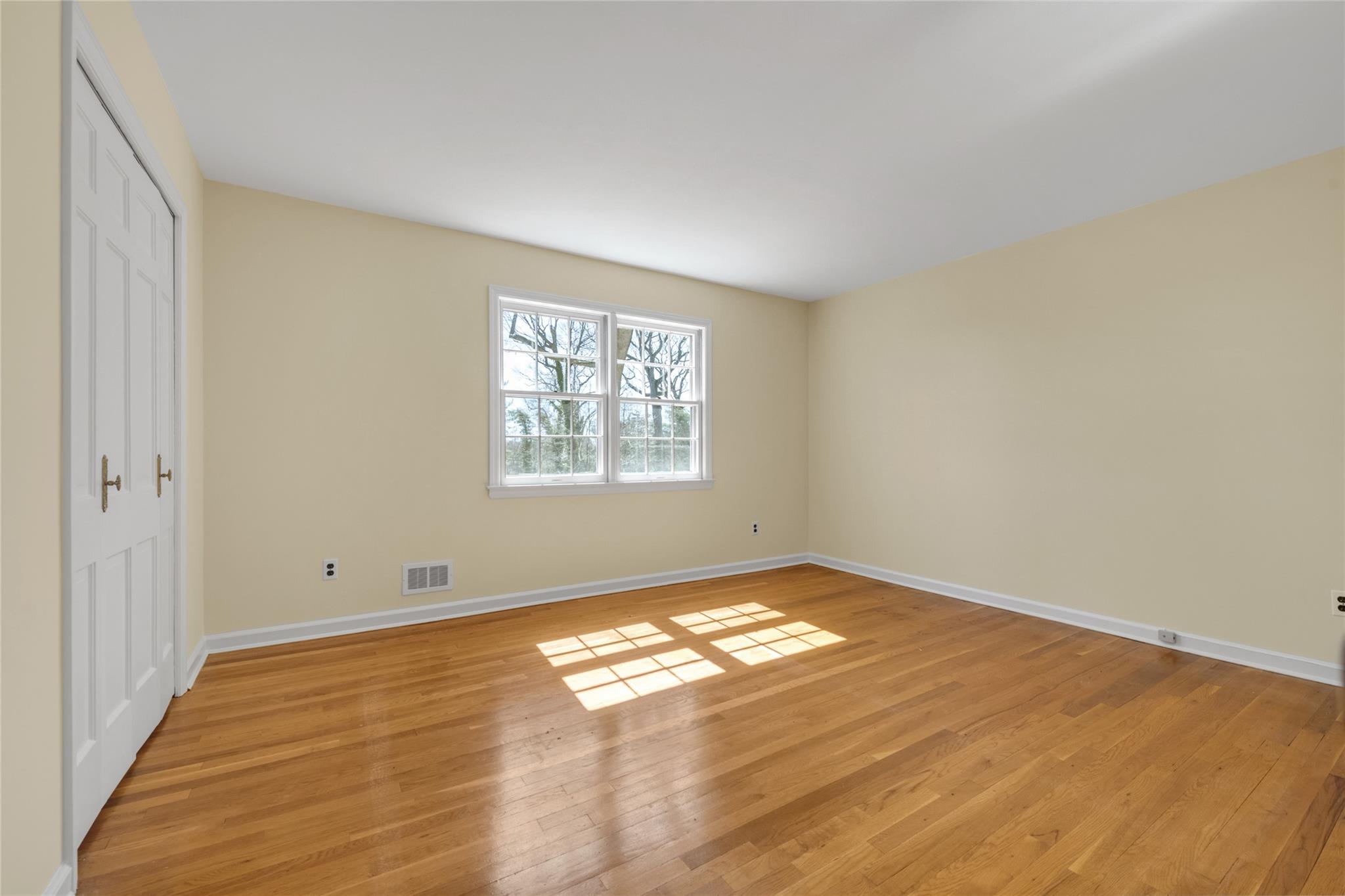 46 N Barkers Point Road, Port Washington, New York image 16
