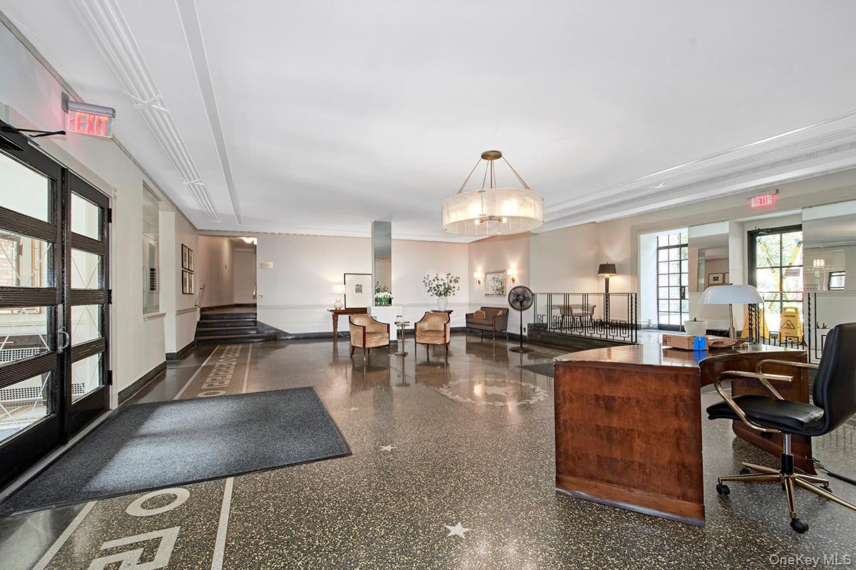 35 Parkview Avenue 3F