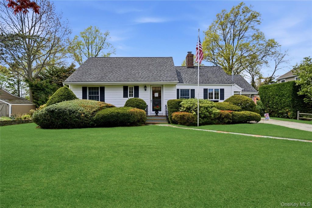Photo of 56 Wood Avenue, Amityville, NY 11701 (MLS # 992944)