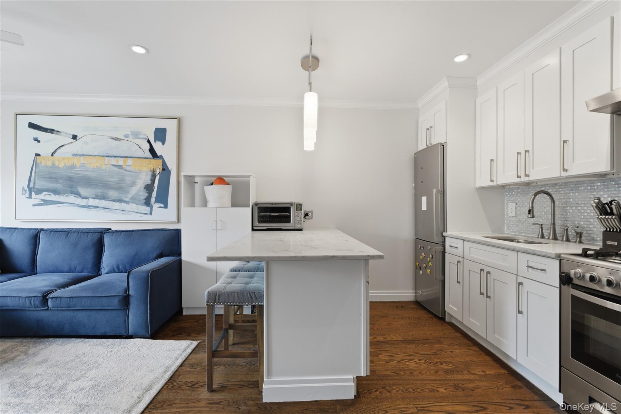 828 Pelhamdale Avenue 3j