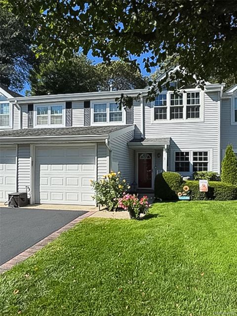 Photo of 11 Indian Trace, Kings Park, NY 11754 (MLS # 989705)