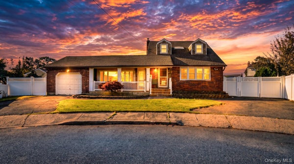 10 VICTOR CT, HICKSVILLE, NY 11801 - Image d487260bb55eba13d70980ee2e9a9b76/3971334625
