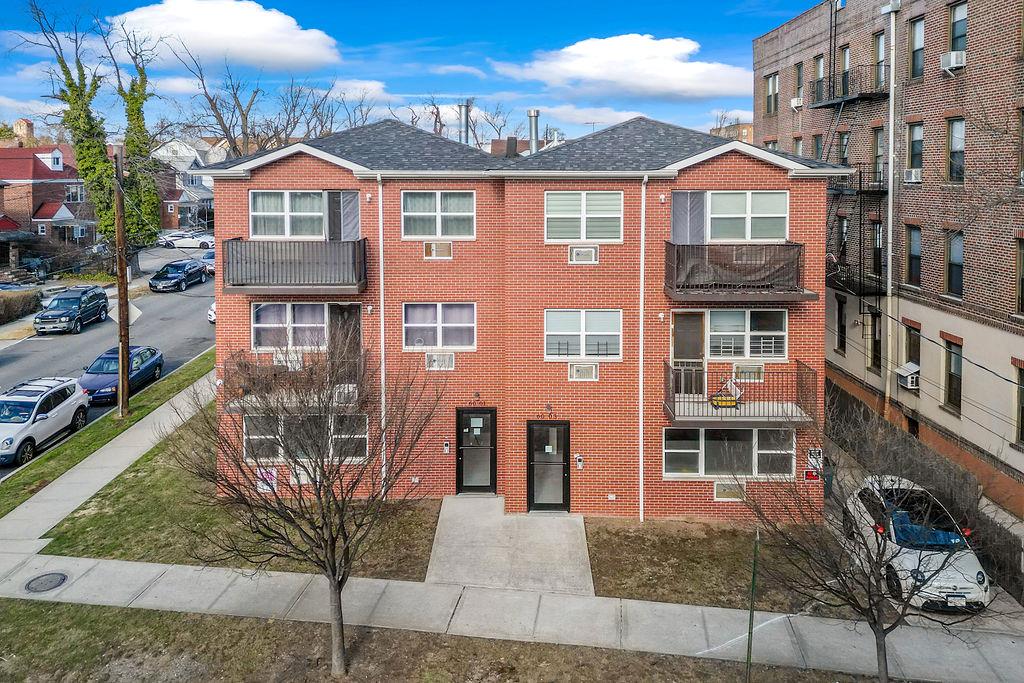 Property for Sale at Sanford Avenue, Flushing, Queens, NY - Bedrooms: 7 
Bathrooms: 7  - $3,080,000