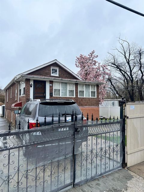 3412 Hunter Avenue Bronx NY 10475