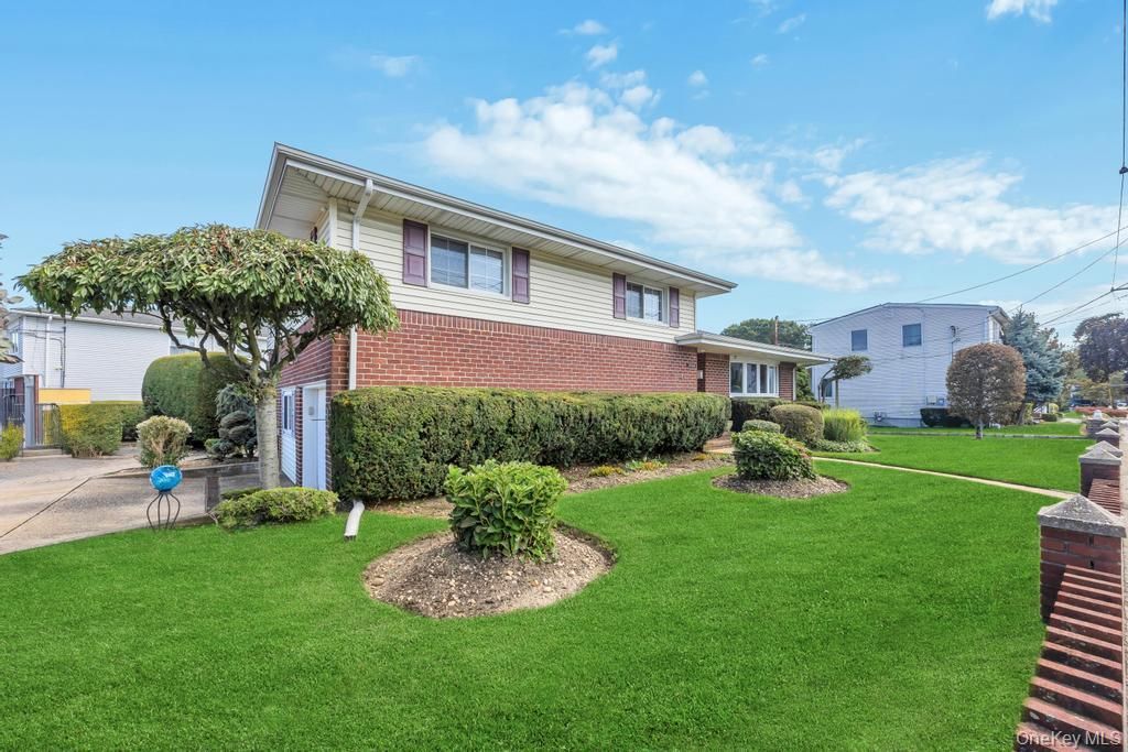 Photo of 338 Stewart Avenue, Bethpage, NY 11714 (MLS # 903316)