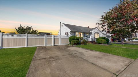 19 Arpad Street Hicksville NY 11801