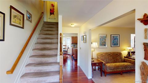 17 Shaker Court New Windsor NY 12553