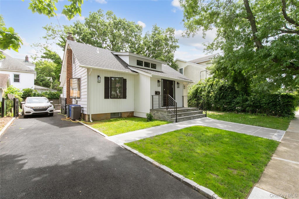 Photo of 367 Summit Avenue, Cedarhurst, NY 11516 (MLS # 1016485)
