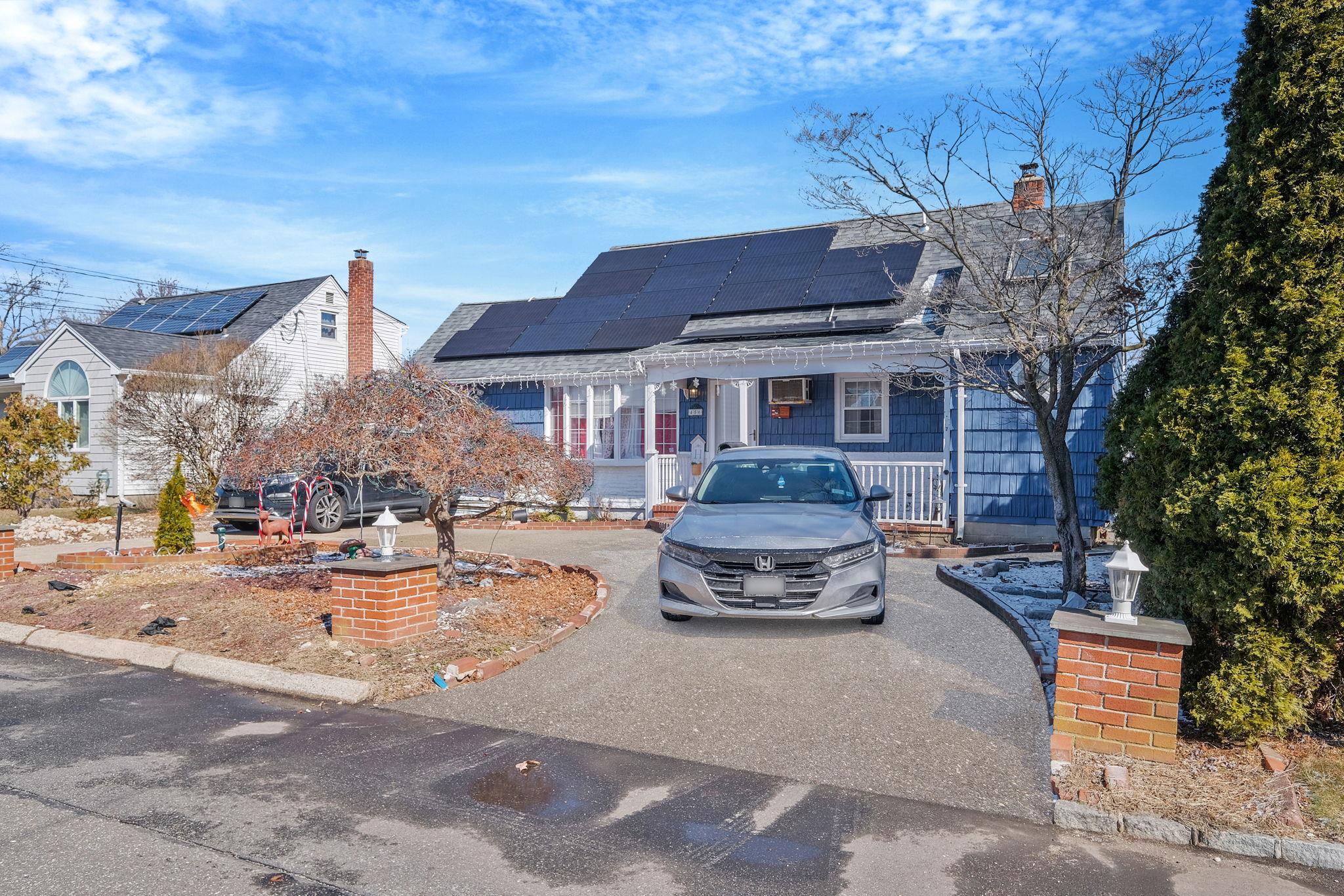 456 N Ontario Avenue, Lindenhurst, New York image 3
