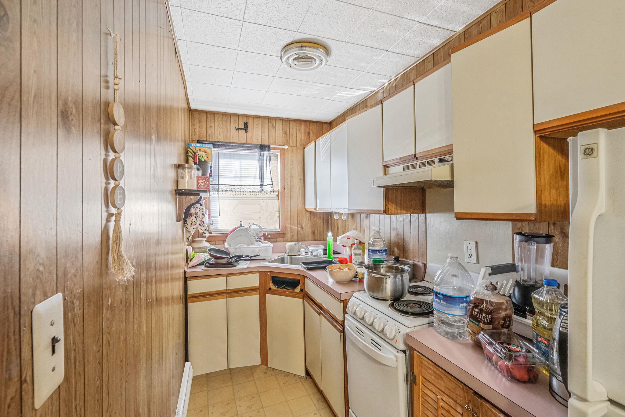 456 N Ontario Avenue, Lindenhurst, New York image 31