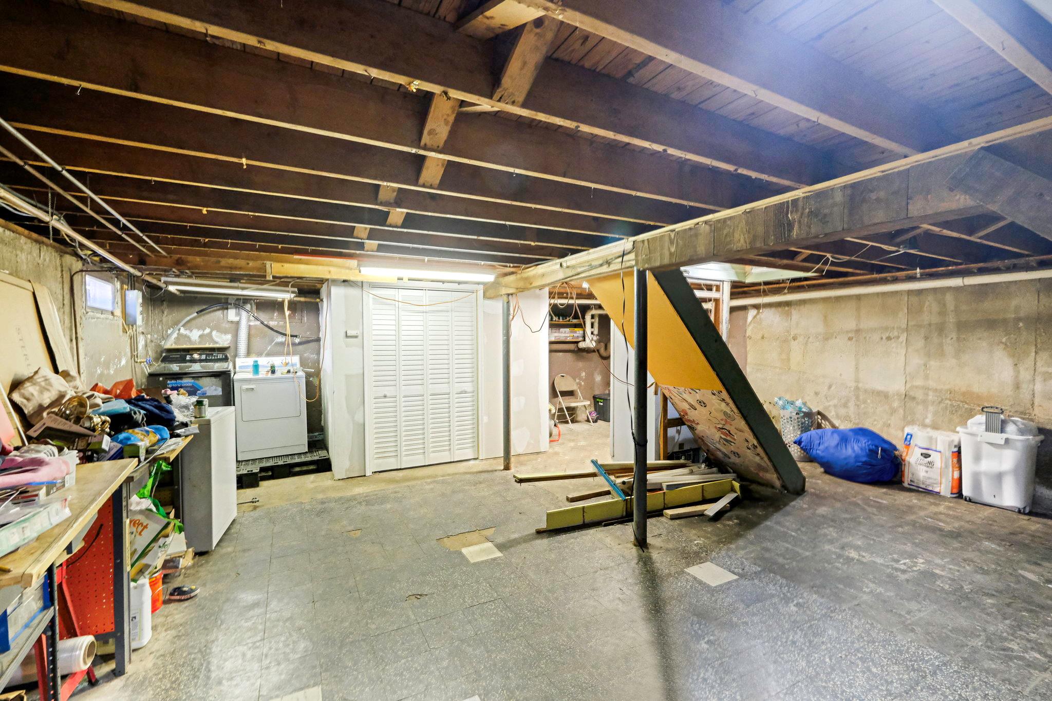 456 N Ontario Avenue, Lindenhurst, New York image 30
