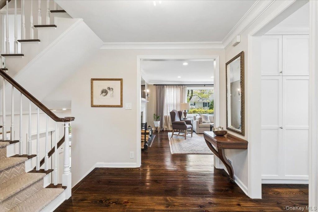 Photo of 11 Tyler Road, Scarsdale, NY 10583 (MLS # 986927)