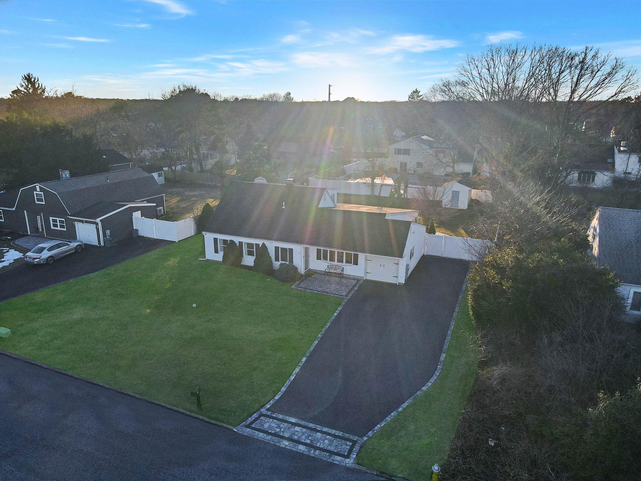 22 Torrey Pine Lane, Medford, New York image 30